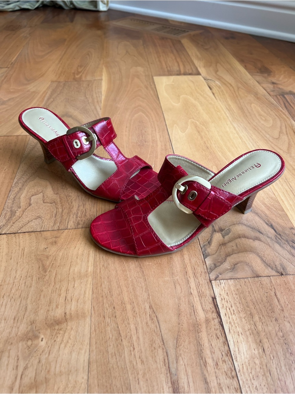 Women’s Size 8 Red Crocodile Print Etienne Aigner Heeled Sandals